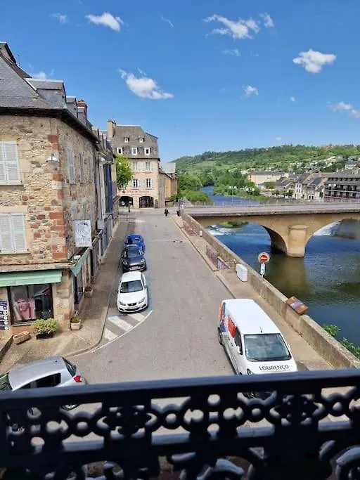 Villa Au Pont Vieux 9 Personnes à Espalion Hébergement de vacances